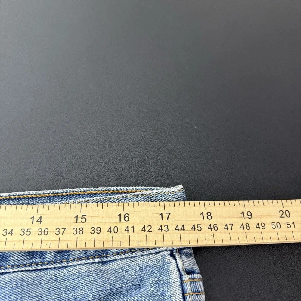 2000s Levis 567 Jeans Mens 33x30 Blue Light Wash Loose Bootcut Denim